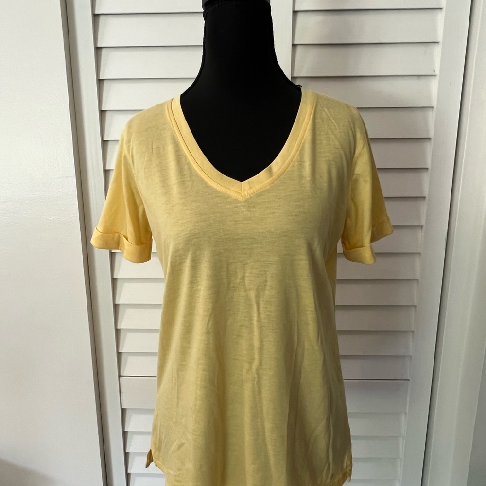 Sunny V-Neck Short Sleeve Tee